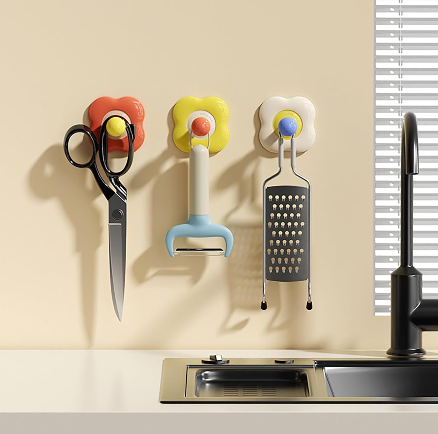 No-Trace Vacuum Suction Cup Hooks, Heavy-Duty Flower Wall Hooks (4 Pack)