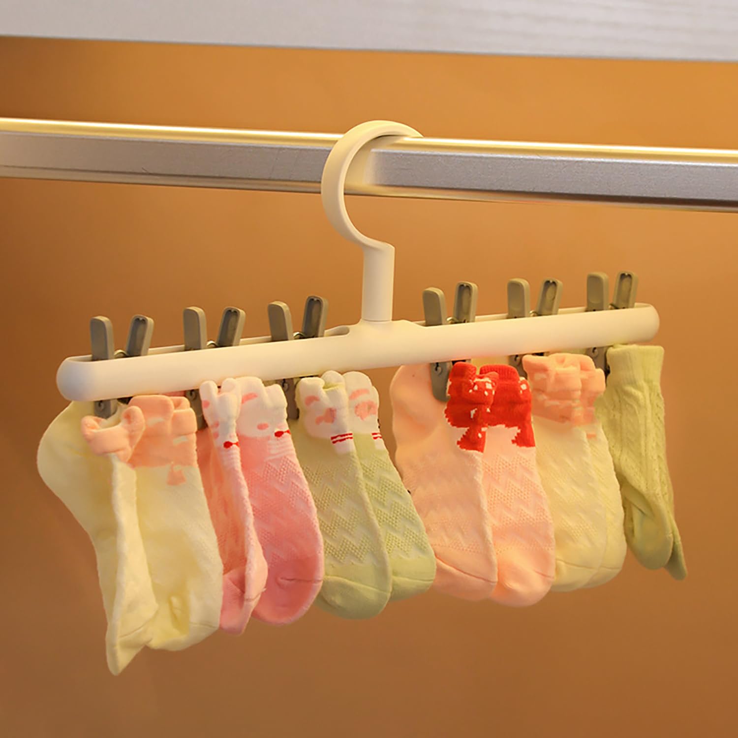 360° Rotating Hat & Clothes Rack – Clips Organizer for Closet & Room (White)