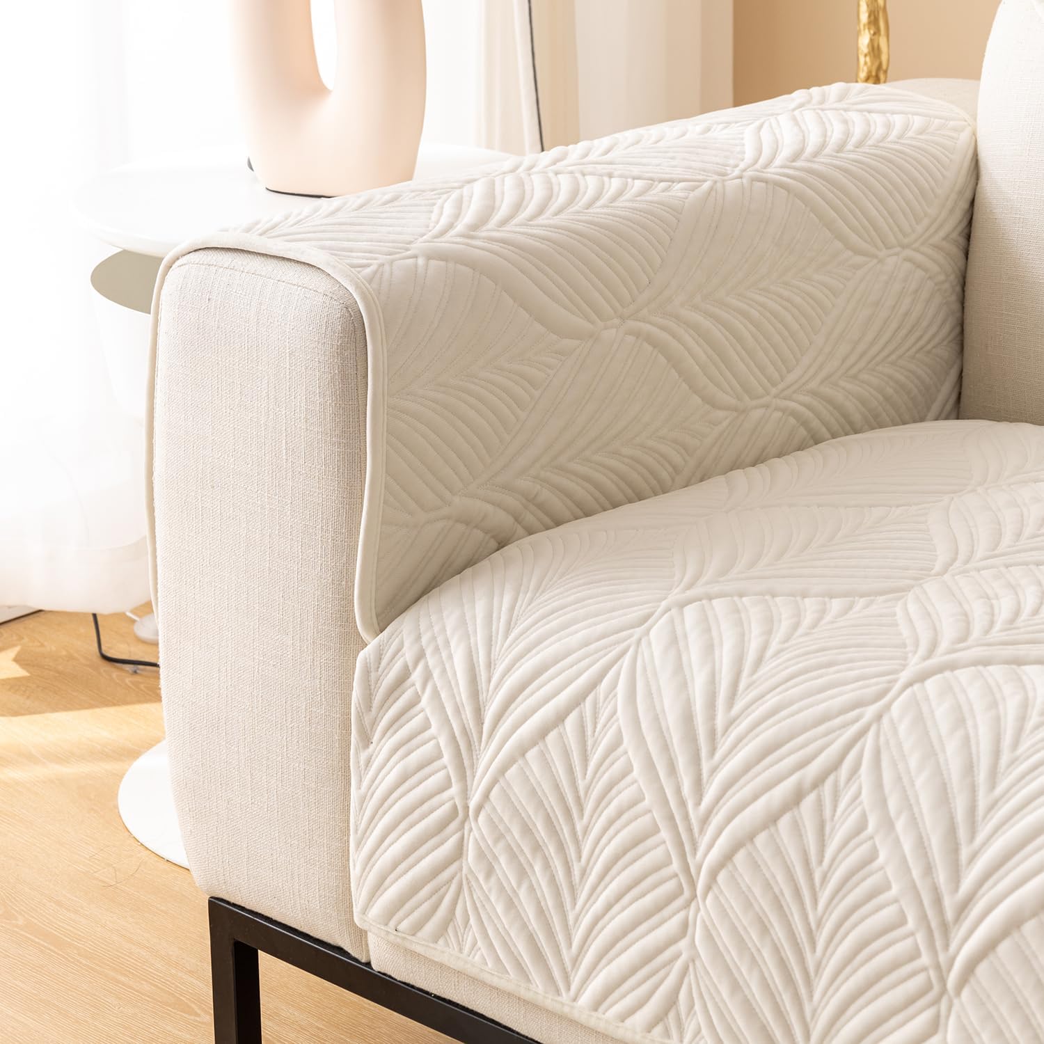 Velvet Palm Leaves Pattern Quilted Sofa Cover Set – 3-Piece Set (2 Armrest Covers 50x70cm + 1 Seat Cover) Cream