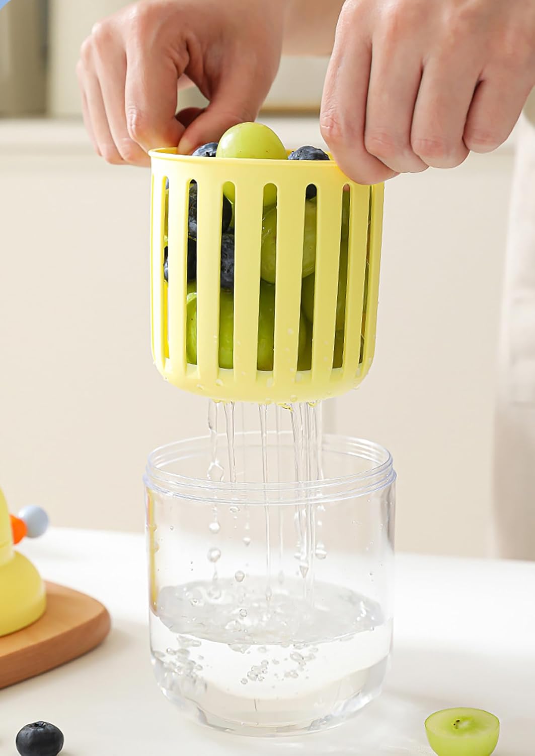 Portable Picnic Party Salad Storage Cups with Lids & Forks – 550ml