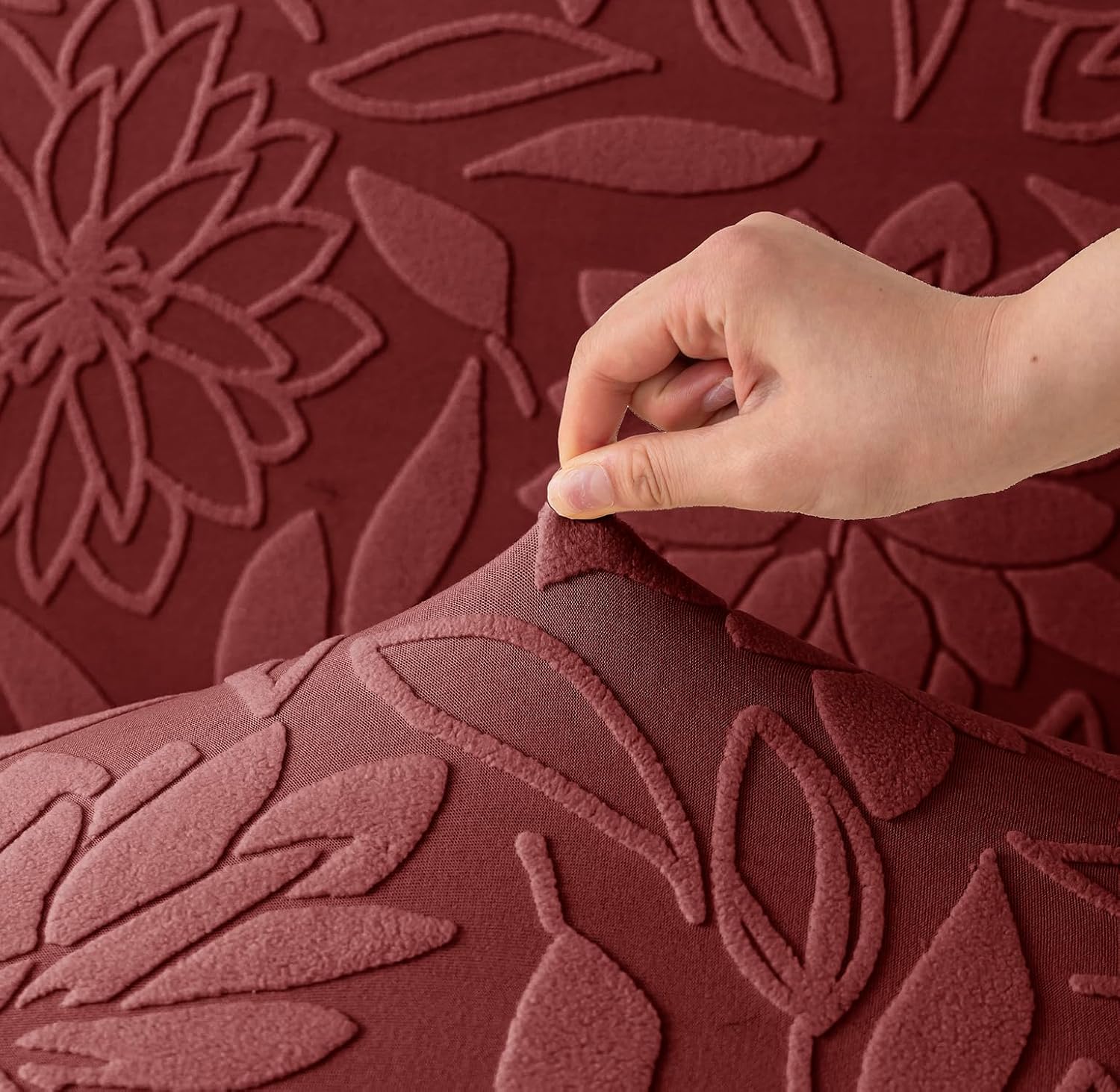 Universal Jacquard Waterproof Camellia Fabric Sofa Cover (Maroon)