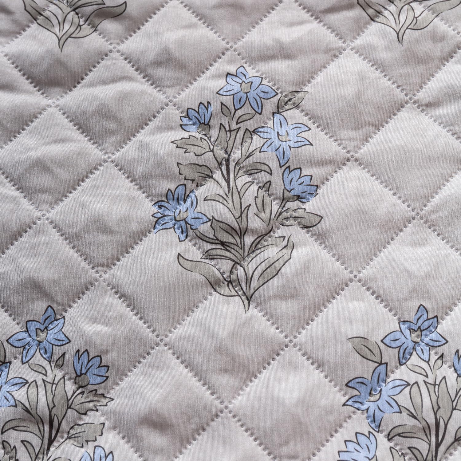 Printed Quilted Sofa Cover for 1/2/3/4 Seater Anti-Slip- Beige Wildflower