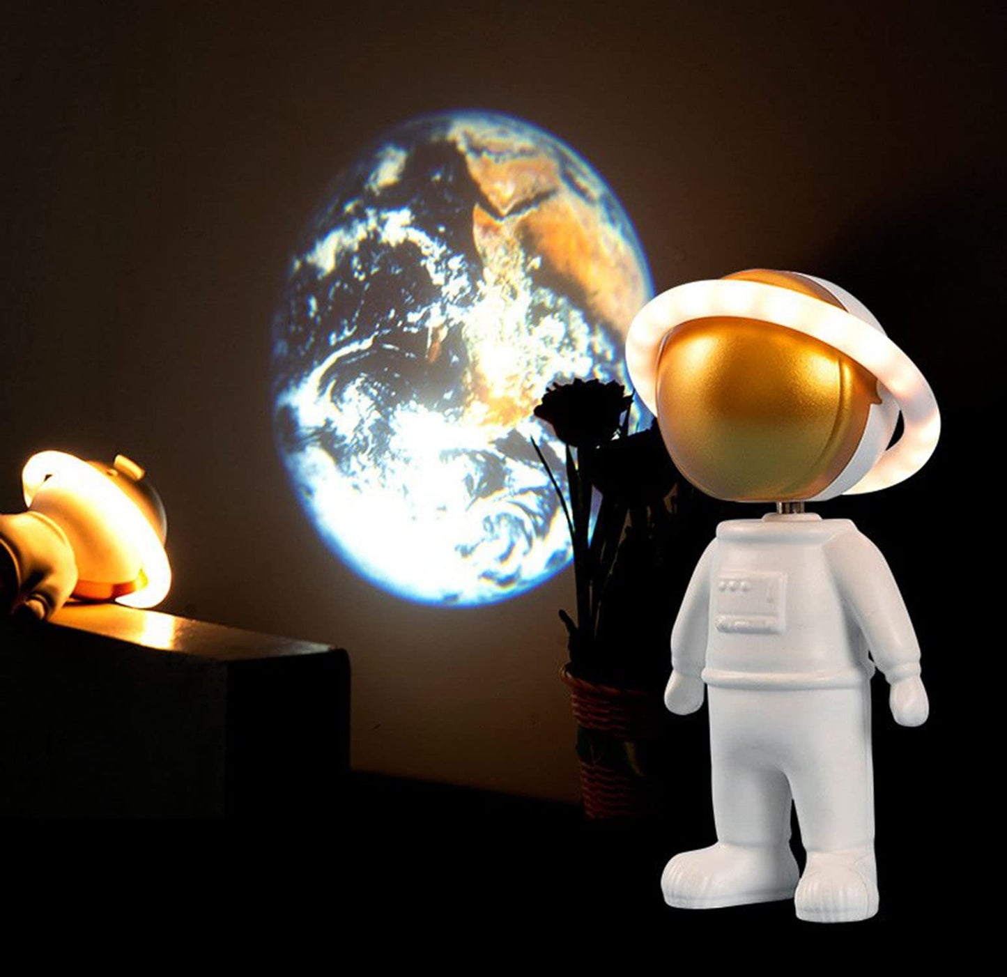 Astronaut Projection Lamp with Adjustable Head Angle